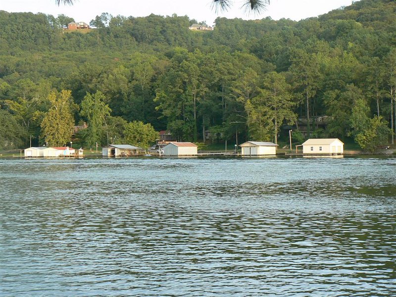 022-Drive along the lake.JPG